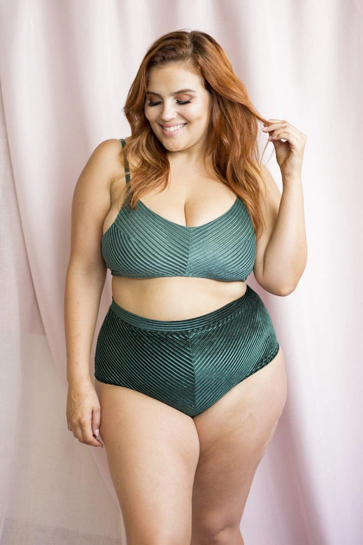 Lunalae Lana Top - Emerald Velvet All Pole Wear 3 Lunalae Lana Top - Emerald Velvet All Pole Wear