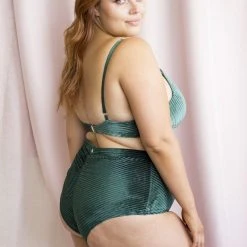 Lunalae Lana Top - Emerald Velvet All Pole Wear 21 Lunalae Lana Top - Emerald Velvet All Pole Wear