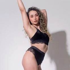 Sorte Velvet Adore Top - Black 11 Sorte Velvet Adore Top - Black