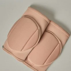 Queen Accessories Queen Kneepads - Latte