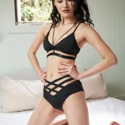 All Pole Wear Lunalae Cross Over Shorts - Black 10 All Pole Wear Lunalae Cross Over Shorts - Black