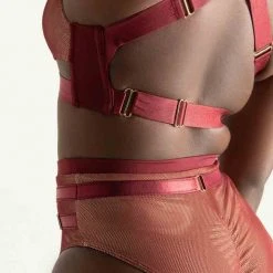 New In Tatiana Activewear Yuki Shorts - Burgundy Mesh