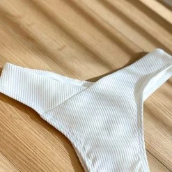 Chantay Polewear Pegasus Shorts - Blanc 8 Chantay Polewear Pegasus Shorts - Blanc