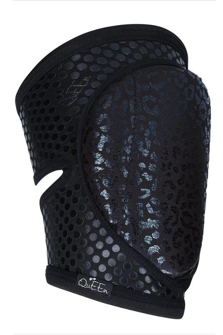 Queen Accessories Queen Grippy Kneepads - Wild Black 3 Queen Accessories Queen Grippy Kneepads - Wild Black